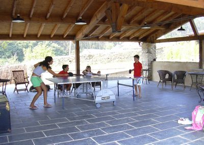 Juegos bajo cubierta